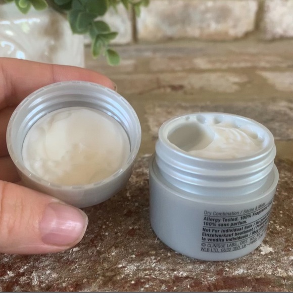 ✨$5✨ Clinique | Smart Night Custom-Repair Moisturizer - Picture 6 of 6